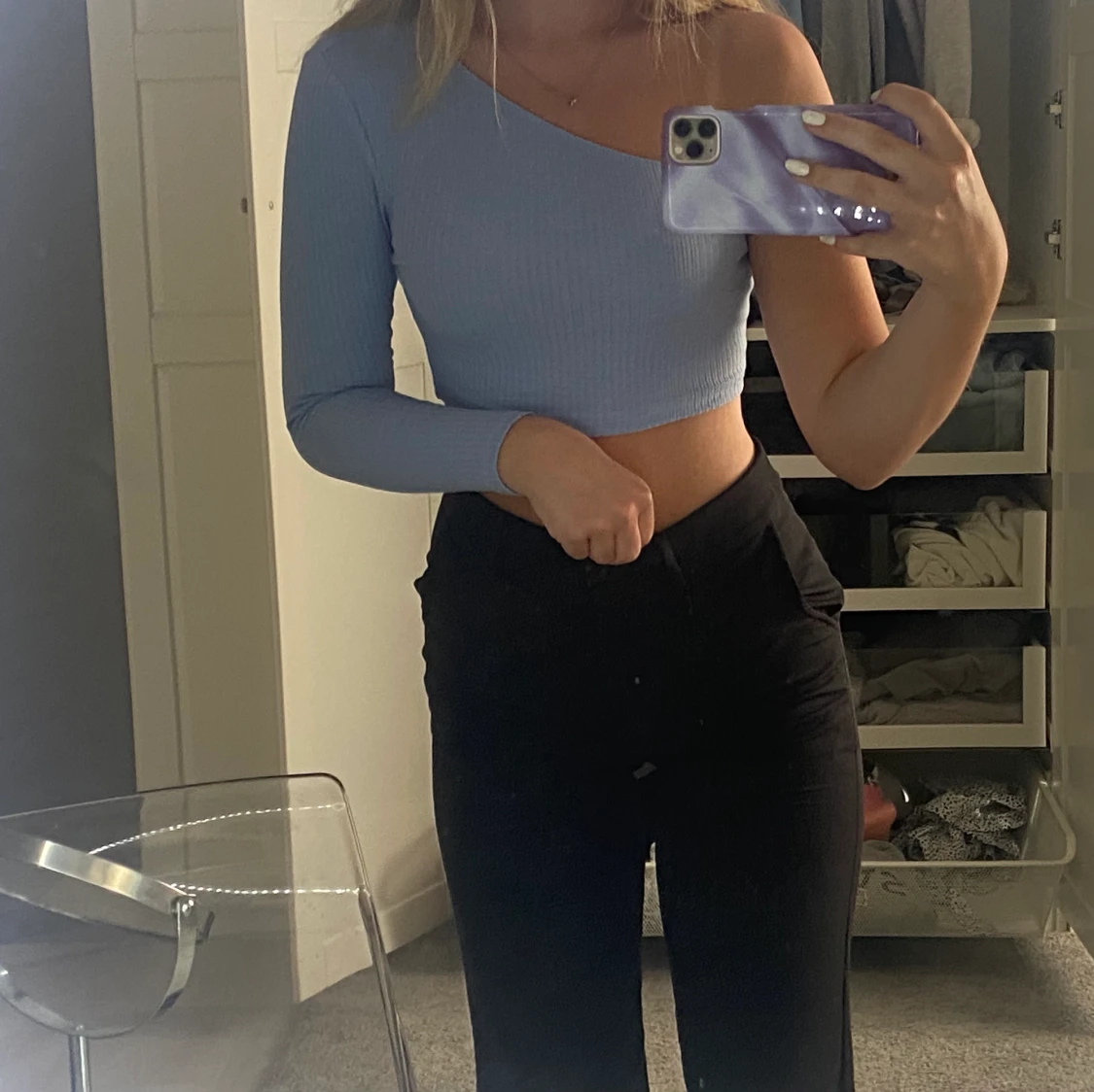 Ljusblå one shoulder topp 