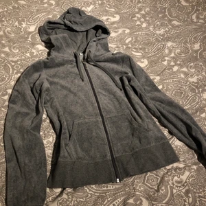 Sammets kofta  - Sammets kofta i storlek S, 40 kr + frakt 🥰