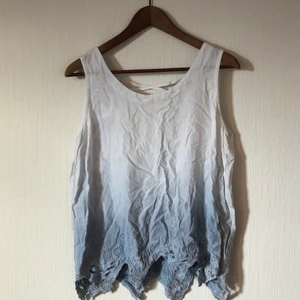 Linne - Blå/vitt linne. Storlek 42. 