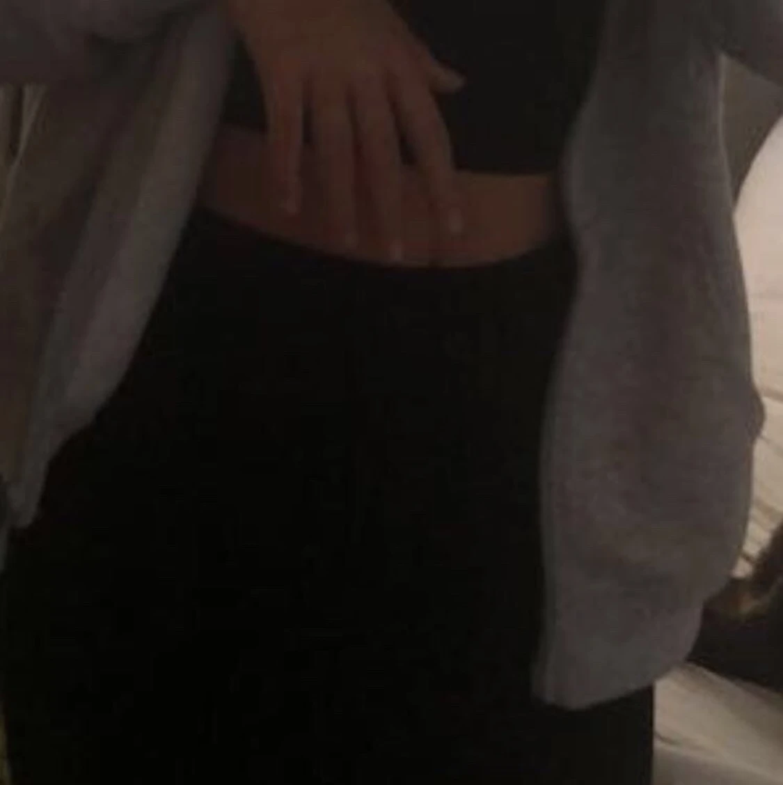 Svart tajt kjol ned till knäna - 91