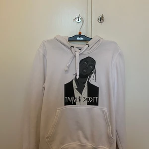 Travis Scott hoodie - Travis scott hoodie i storlek S från ett UF- företag (celeb). Säljer pga ej används☺️