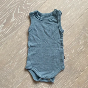 Body i ull från Friends storlek 56 - Body i ull från Friends storlek 56