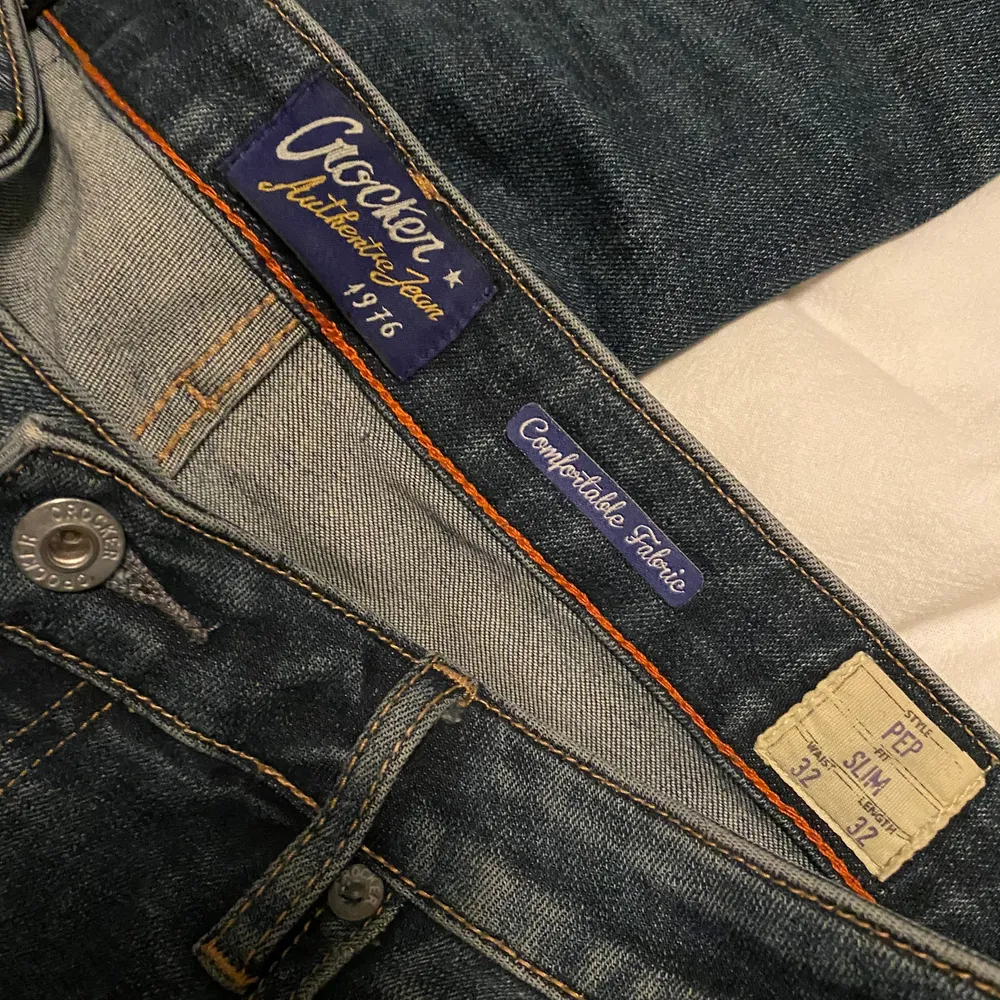 Ett par crocker jeans köpta second hand. Dem är mid/låga i midjan. Kommer inte till användning💕. Jeans & Byxor.
