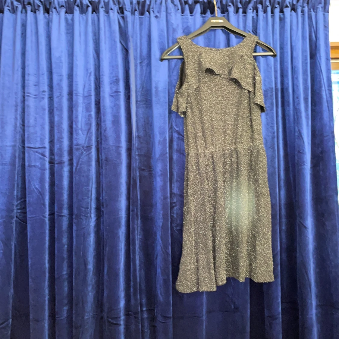 Klänning som har används en gång  - 90