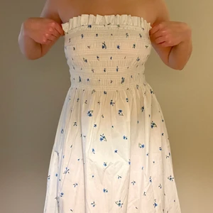 Klänning - Superfin blommig klänning från Hm storlek XS❤️