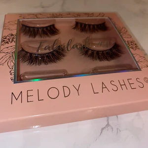 Lösögonfransar  - Tre packs lösögonfransar från melodylashes. Oanvända. Väldigt fina. Vid intresse skriv om ni vill köpa fler 🤍