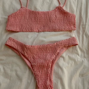 Rosa bikini - Säljer en bikini som bara används en gång, super fin men används inte. 