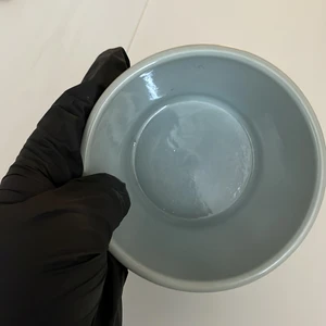 Kruka - Den är lite sönder där nere jag köpte den för 40kr