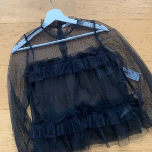 Tröja - Fin och trendig topp från Gina tricot som inte kommer till användning, aldrig använd, frakt tillkommer