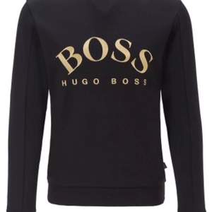 Säljer denna Hugo Boss tröja, i storlek S. Använt max 4 gånger. Köpt för 1500kr 