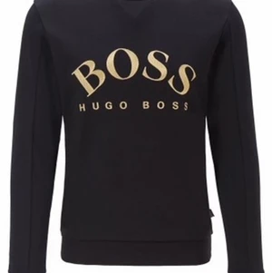 Hugo Boss Sweatshirt  - Säljer denna Hugo Boss tröja, i storlek S. Använt max 4 gånger. Köpt för 1500kr 