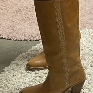 Läderstövlar  - Knappt använda 