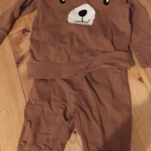 Nalle set strl 98  - Tröja och byxor strl 98 från HM 