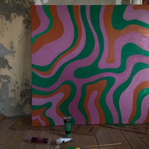 Tavla - Kollar om nån känner sin intresserad av denna då den mest står ivägen nu när jag inte vet vart jag ska ha den😩 målade den under sommaren, gissar på att den är 100x100 i storleken❤️