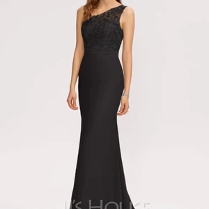 Balklänning - Superfin balklänning från jjs house. Som en storlek 36/38. Använd en kväll så i superfint skick. Skriv till mig så skickar  jag egna bilder.