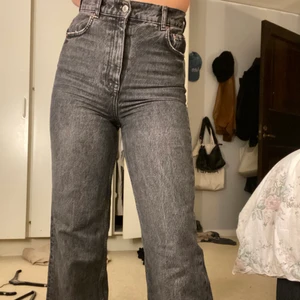 Zara 90-s wide jeans  - storlek S! klippa i min längd, 170 cm. 