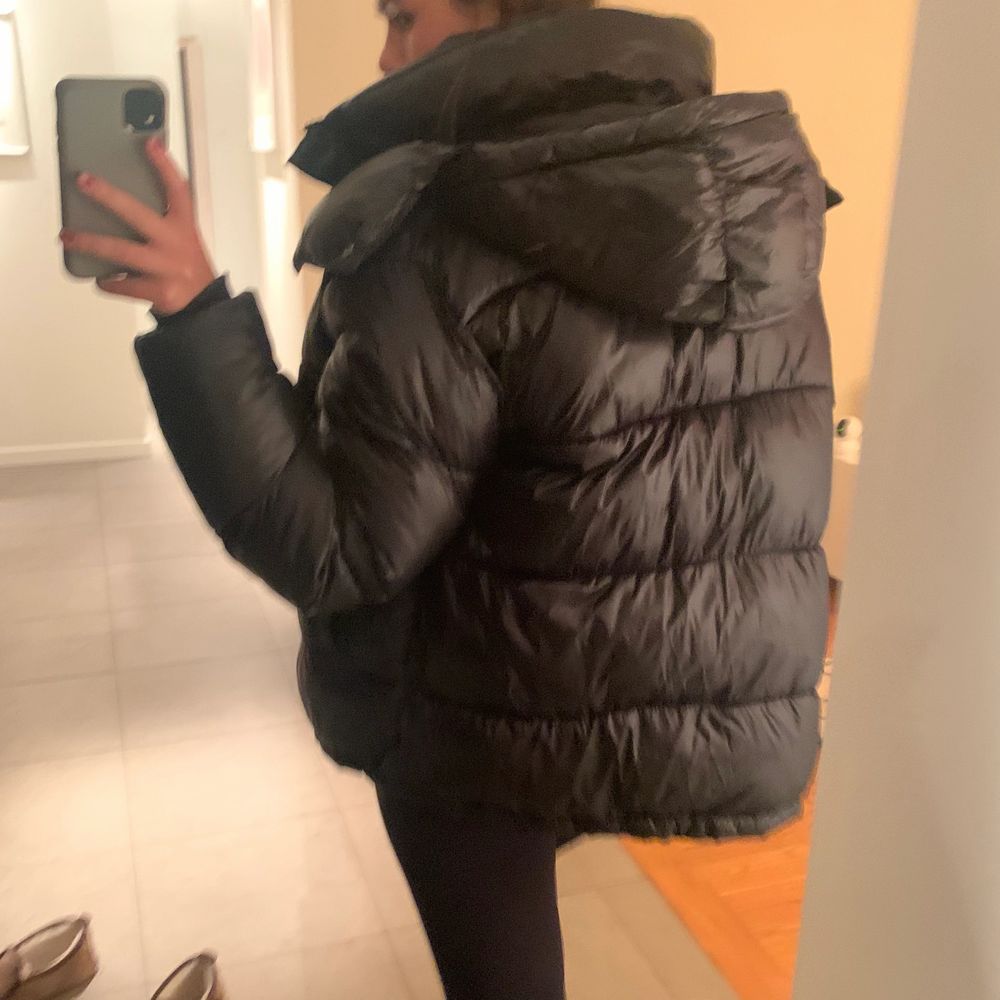 Så fin bikbok jacka köpt förra året. Den är i bra skick. Passar en storlek s/m kontakta för fler bilder. Jackor.