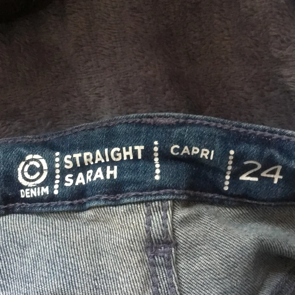 Växt ur dessa bekväma och snygga jeans . Farkut & Housut.