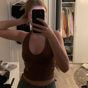 Halternecks topp - Superfin brun lila halterneck topp!