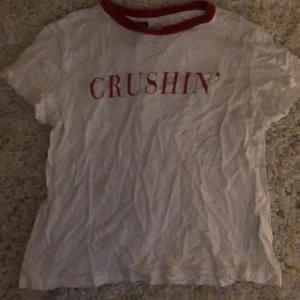 T-shirt från hm  - Jätte snygg t-shirt som inte kommer till användning längre.💗💗💗 Pris går att diskuteras