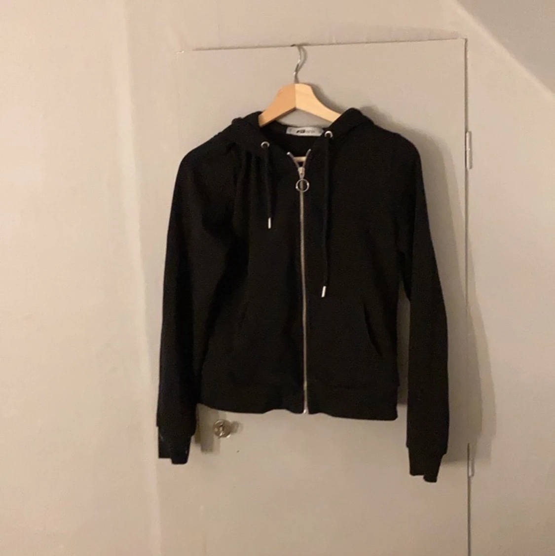 Hoodie i storlek S - 90