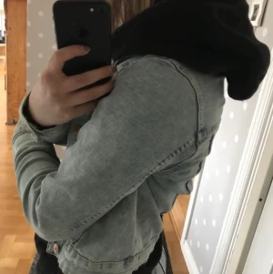 Fin jeansjacka - Fin jeansjacka! Säljer för 100💗
