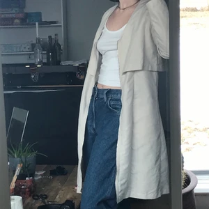 Beige kappa - Snygg beige kappa, perfekt till våren!🌸 