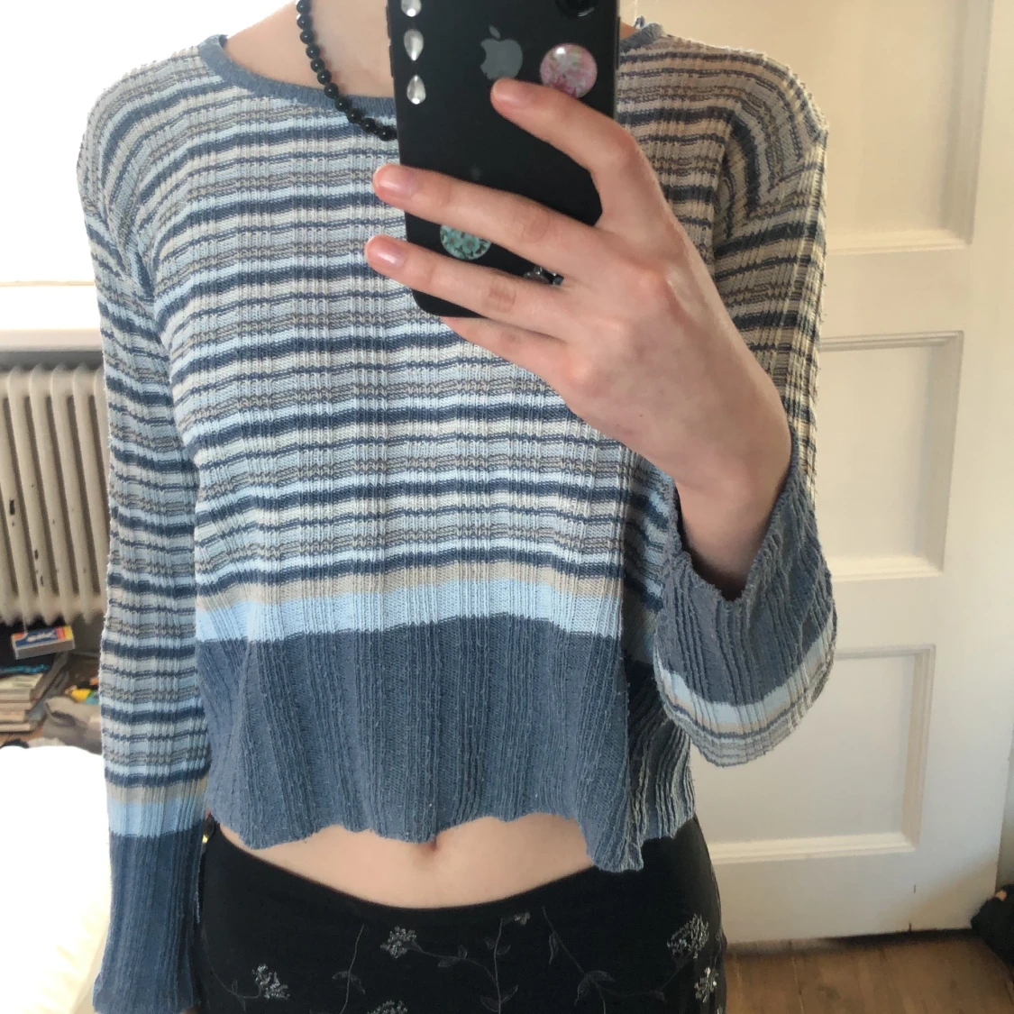Blå randig tröja 