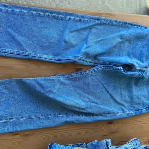 Levis i toppskick! - Levis i modell 311, storlek 27/30 som nya! 
