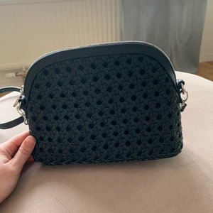 Väska - Säljer min ej andvända väska från Lindex