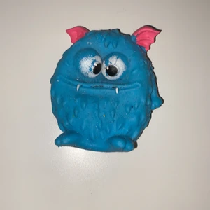 Sticki monster  - Vi säljer en stresbol