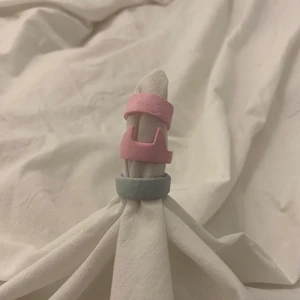 Olika ringar - Lite ringar av olika slag, går att välja färg själv, samt önska annan typ av ring