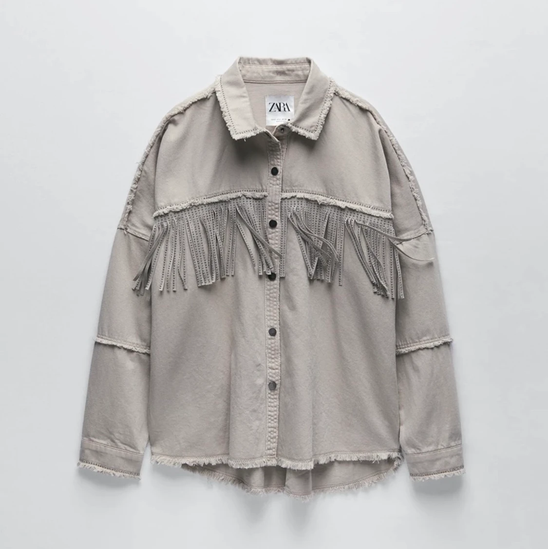 Jacka med glasiga fransar zara - 90