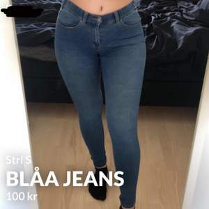 Blåa jeans från Dr.denim i strl S. Dom är i bra skick. Skriv privat för mer info eller bilder.😊💗