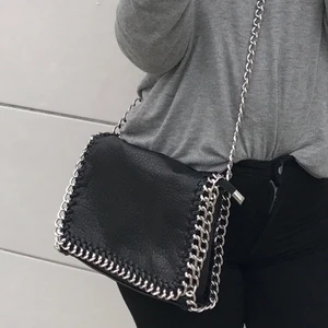 Väska - Säljer denna jättefina väska då den inte kommer till användning längre🌟