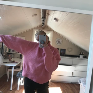 Tröja - En stickad rosa polotröja som passar alla storlekar, älskar tröjan men har tyvärr ingen användning av den