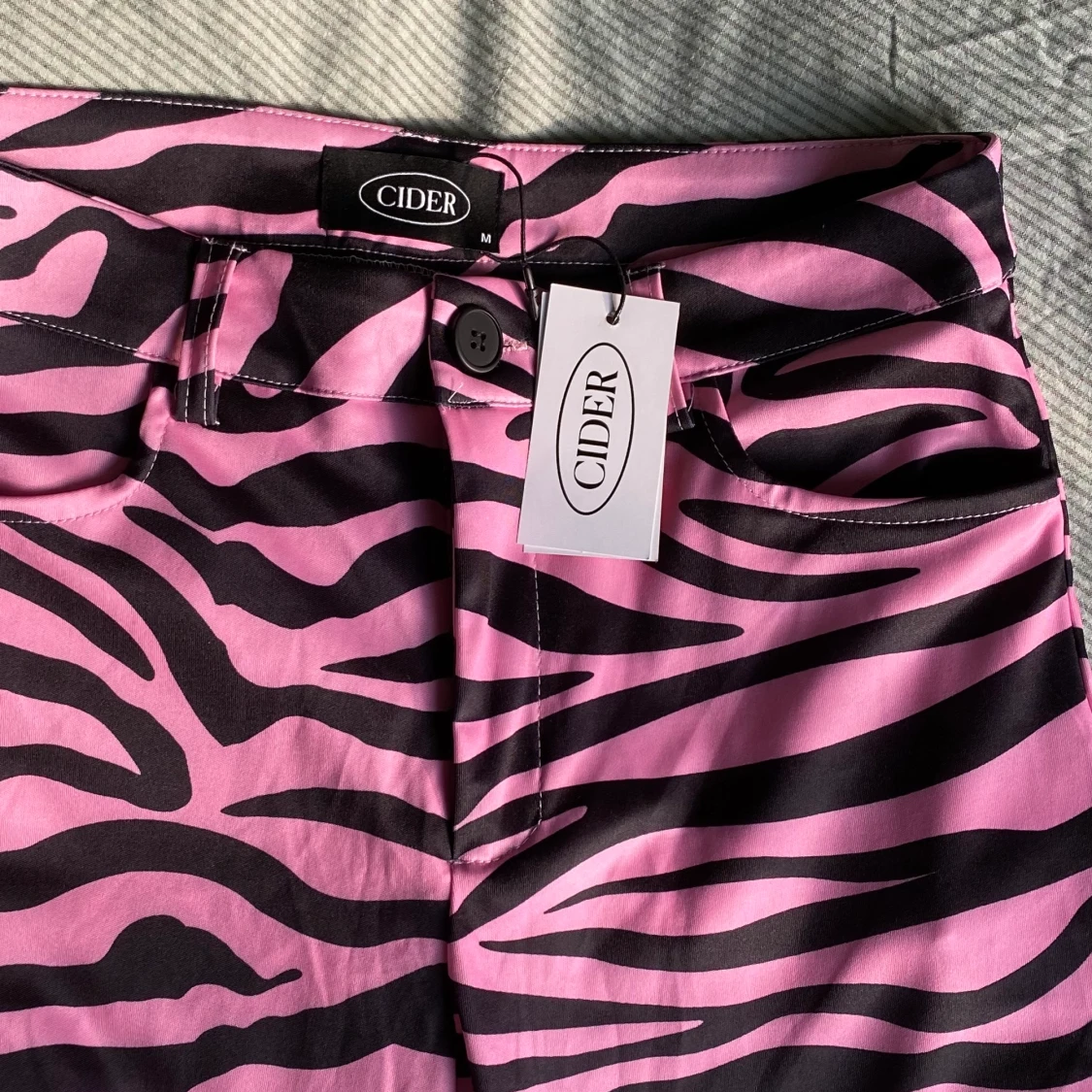 BOOTCUT BYXOR FRÅN CIDER - 90