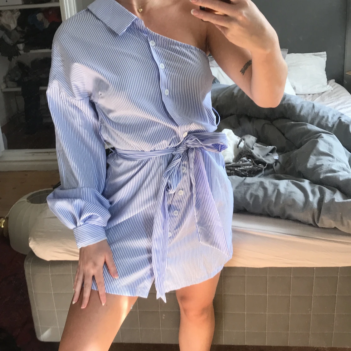 Skjortklänning off shoulder S - 90