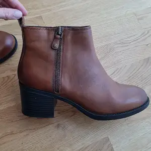 Brown boots from Pace in perfect condition. Size 40 but I norammy wear a size 39 so the fit is a bit small.