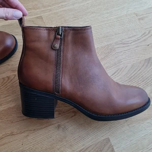 Stövletter  - Brown boots from Pace in perfect condition. Size 40 but I norammy wear a size 39 so the fit is a bit small.
