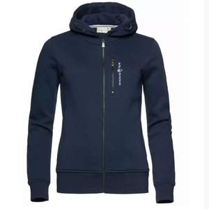 Mörkblå sail racing hoodie i bra skick, nypris 899 kr