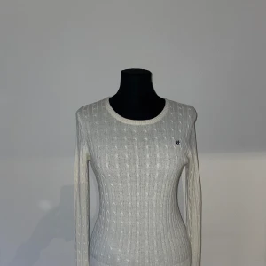 Kabelstickad tröja  - Vit kabelstickad tröja från Gina Tricot, Strl S