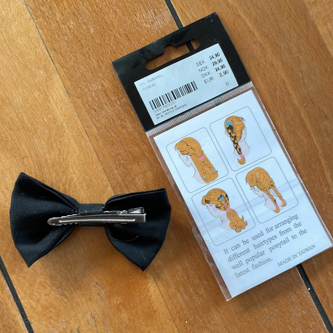 Hårpaket. Rosettklämma & gummiband.  - 90