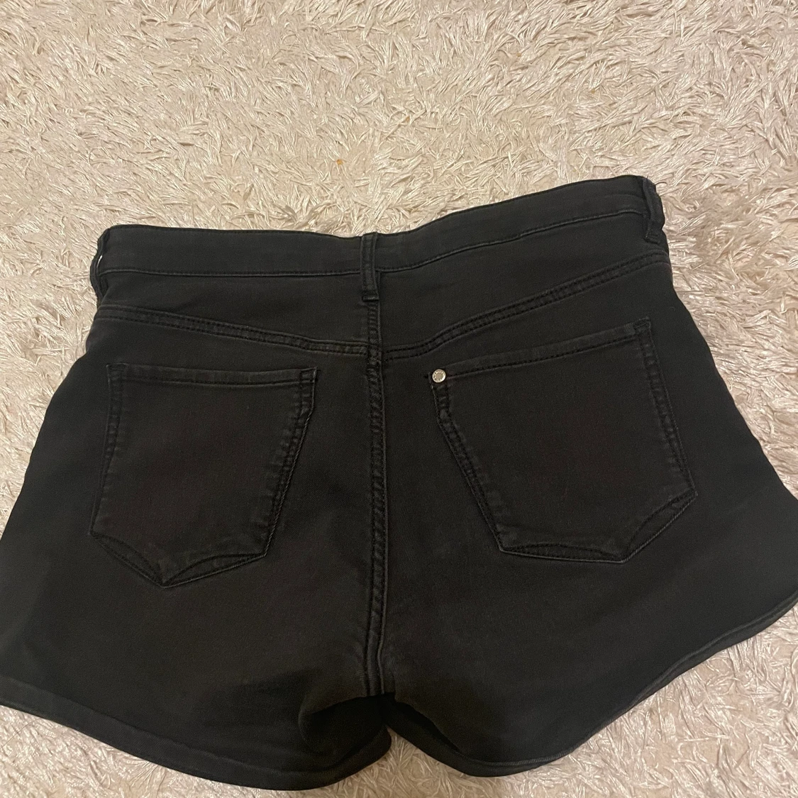 Svarta snygga jeans shorts!!! - 90