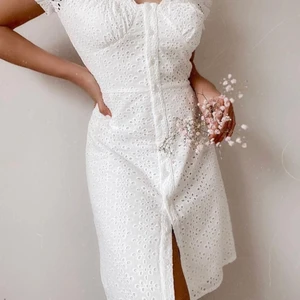 Studentklänning - En så söt stundent klänning från märket chicy. Använd 1 gång. 