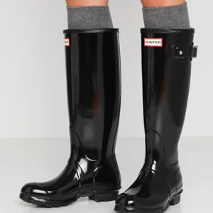 Hunter Stövlar - Säljer ett par hunter stövlar, storlek 37! Köparen står för frakt. Nypris 1589kr