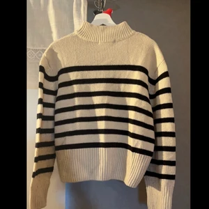 Stickad tröja  - Stickad tröja från Gina, st S. Nästan aldrig använd. 170kr+frakt (tvättas såklart innan)