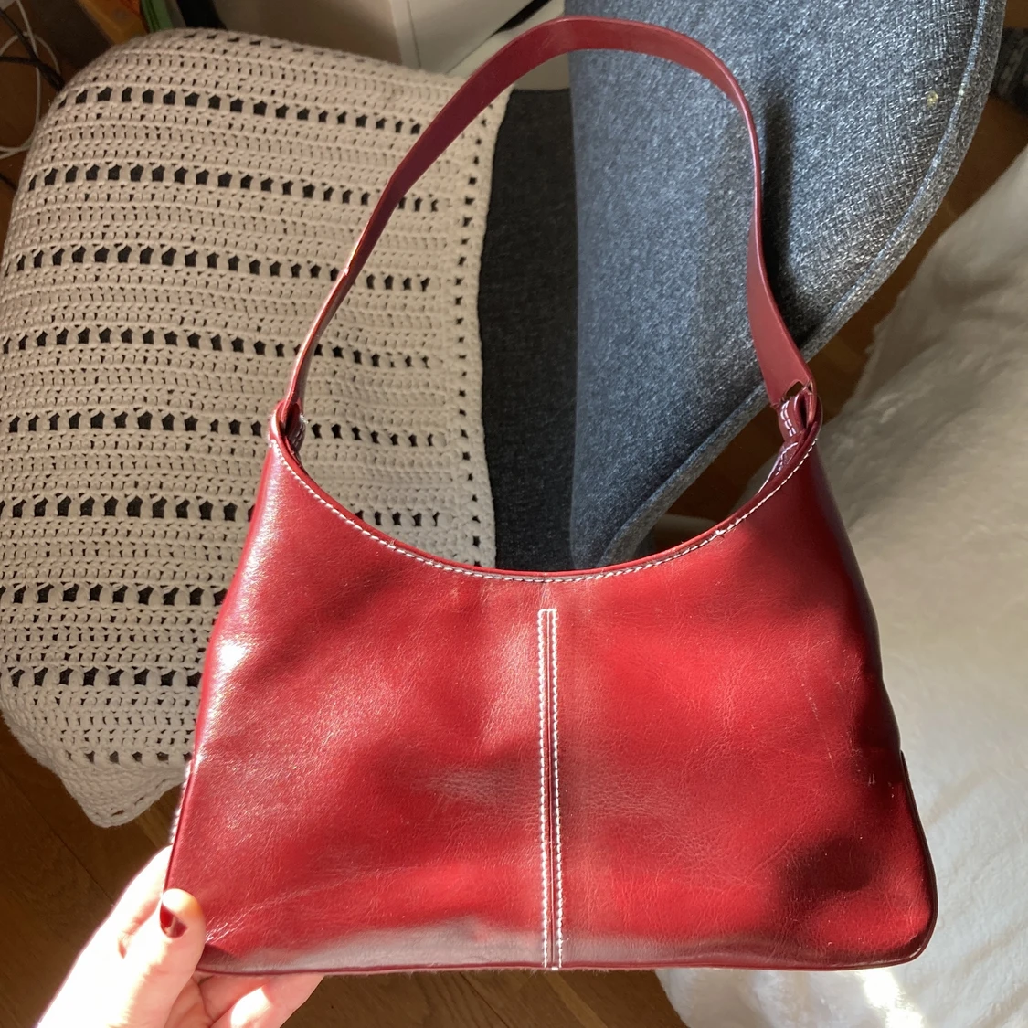 Vinröd handväska - 90