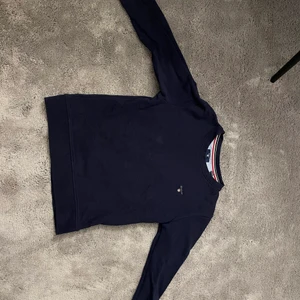 Gant tröja  - Gant tröja använd ungefär 3 gånger sen jag köpte den..            säljer den pga den är för liten 