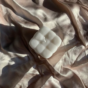 Kuddljus i färgen Cotton!💖 - Hej alla fina! Detta är våra fina kuddljus i färgen Cotton (stor storlek) passar så fint i alla hem!!😍✨